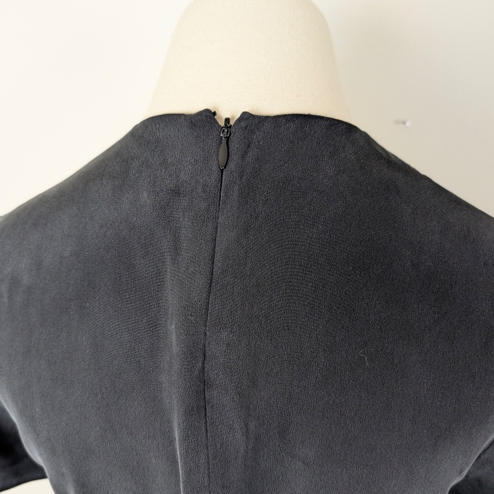 Silk dress. Elegant Black V-Neck Short Sleeve Midi Dress - Picture 11 of 14